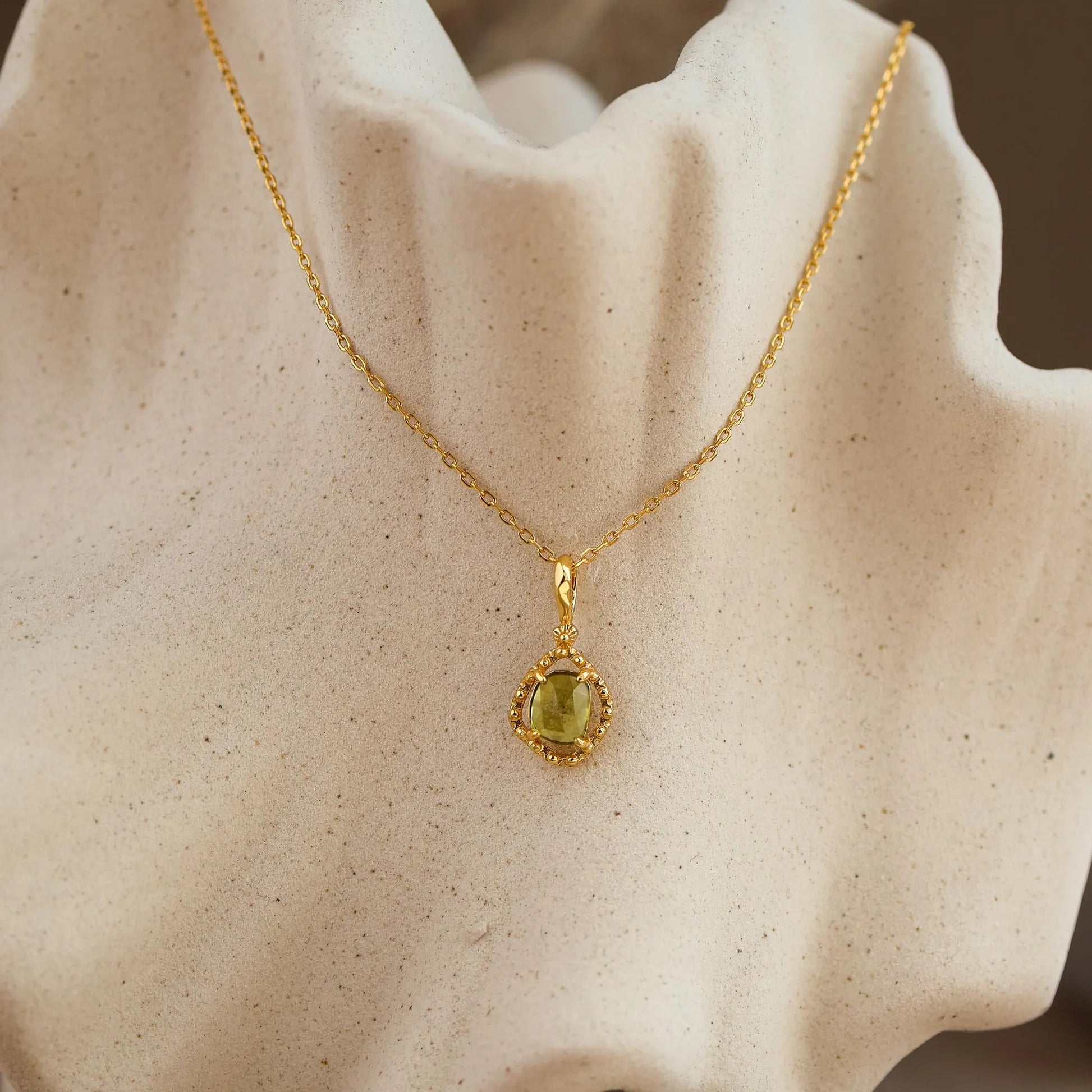 Natural Peridot Gold Necklace, 14K Gold Vermeil Peridot Vintage Pendant Jewelry, Birthday Gifts for Her
