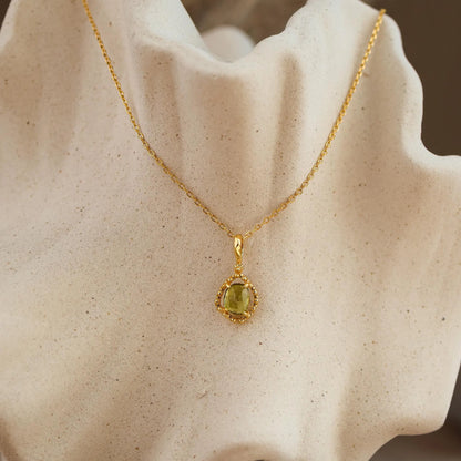 Natural Peridot Gold Necklace, 14K Gold Vermeil Peridot Vintage Pendant Jewelry, Birthday Gifts for Her