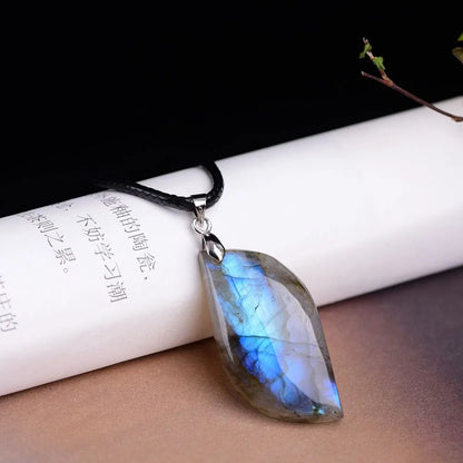 Natural Irregular Crystal Stone Labradorite Ornament Moonstone Sunstone Ornament Divination Spiritual Meditation Ornament